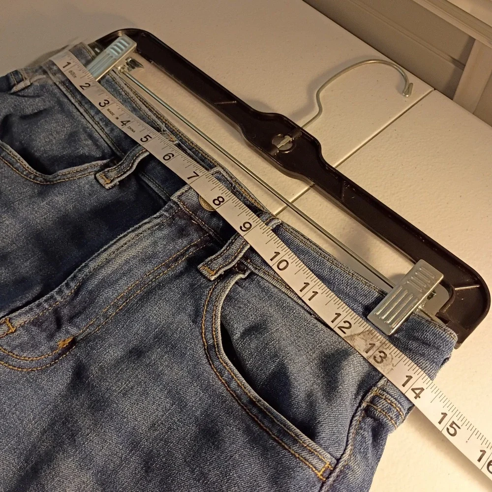 Old Navy High-Rise Wow Denim Shorts Womens 4 Medium Wash Cuffed Bermuda Jean